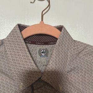 Mens Cinch button up, long sleeve maroon with white small background detail